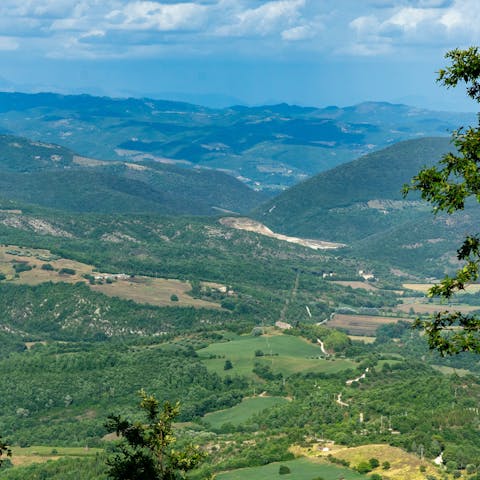 Discover the beauty of Italy's green heart from Umbria 