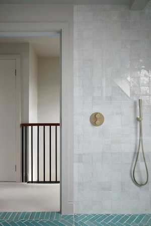 Goldborne Elegance image 8