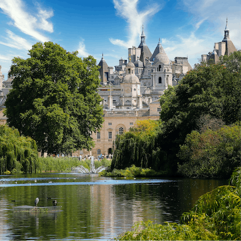 Pay a visit to the royal St James' s Park, right by Buckingham Palace