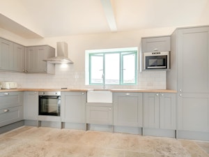 Cotswolds Contemporary image 9