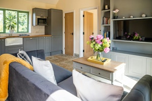 Cotswolds Contemporary image 4
