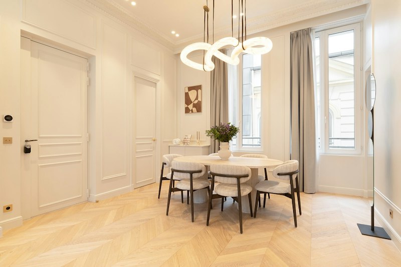 Luminous Paris additional image