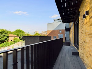 Waterside Perch image 8