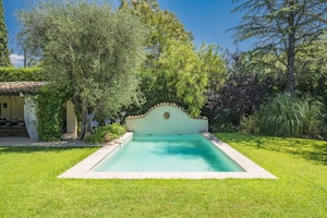 Poolside in Mougins image 1