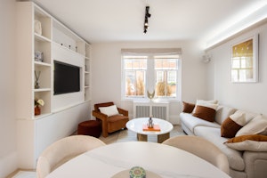 Marble Arch Chic image 11