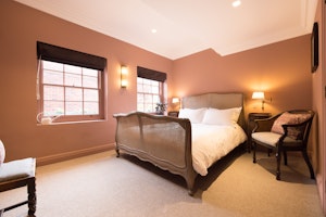 Barnes Belle image 11