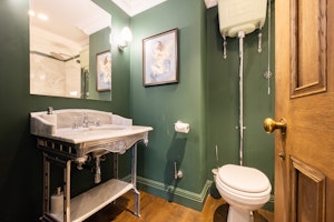 Barnes Belle image 6