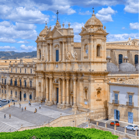 Feel inspired by the Baroque beauty of Noto 