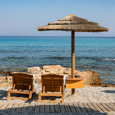 Skip to the end of your garden and relax on the shores of Gennadi Beach