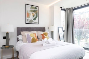 Kentish Town Light image 10