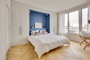 Parisian Hills image 13