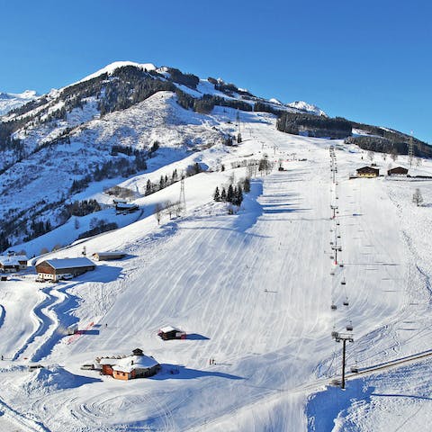 Hit the famous slopes taking advantage of the free shuttle which will bring you right to the ski lift 