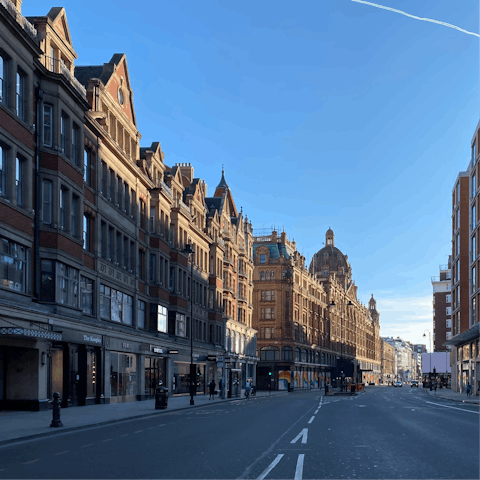 Go shopping in Knightsbridge – you need only walk nine minutes