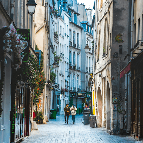 Wind your way through the historic streets of Le Marais