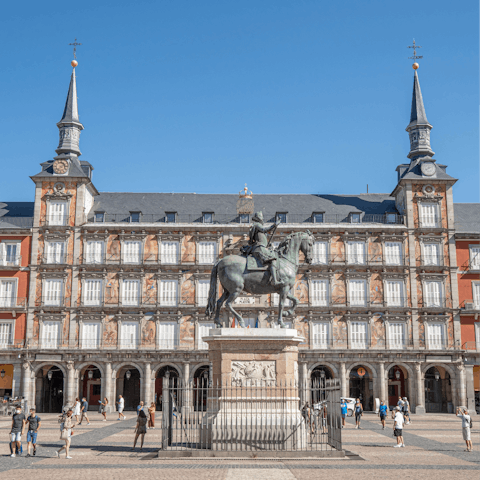 Take a stroll through the city down to the vibrant Plaza Mayor