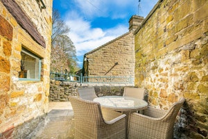 Bakewell Slice image 5