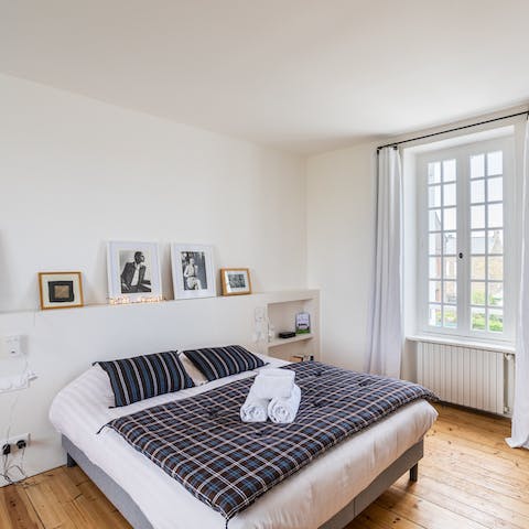 Wake up refreshed in your comfortable bed, ready for another day of Saint-Malo sightseeing