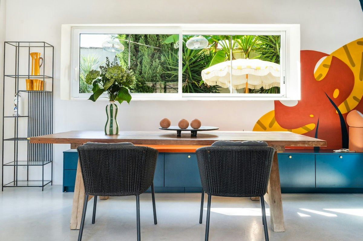Toucan & Vine, Occitania
