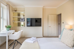 Wimbledon Abode image 3