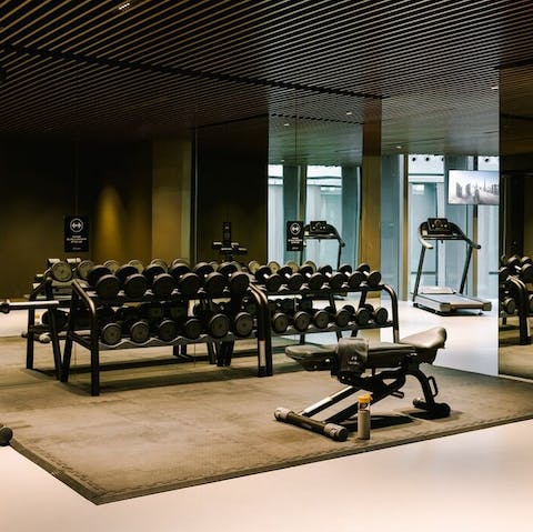 Maintain your daily fitness routine at the top-notch gym