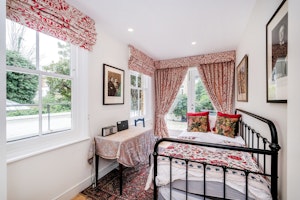 The Chelsea Muse image 2