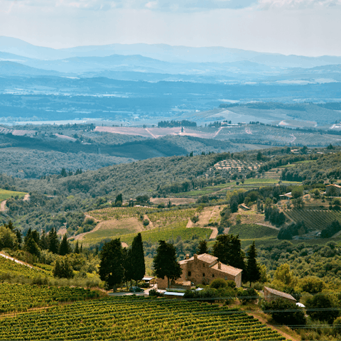 Stay in Chianti's picturesque countryside, just 8.5km from Castellina