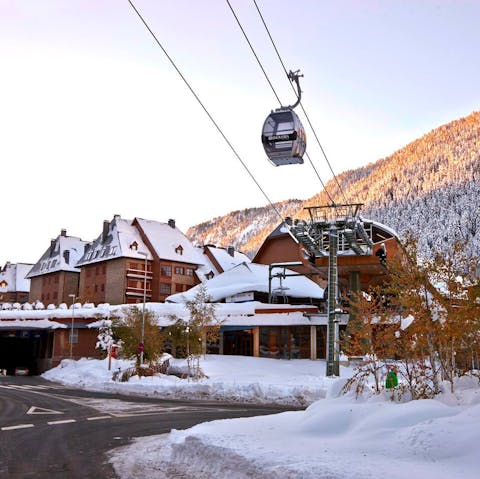 Enjoy unparalleled access to the Baqueira ski lift