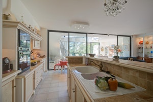 Mougins Mornings image 14