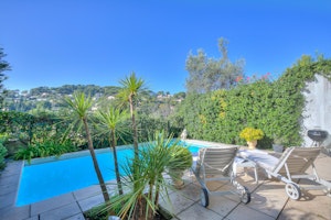 Mougins Mornings image 9