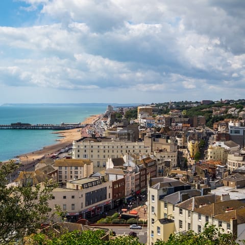 Explore Hastings Old Town from this enviable location, only a five-minute stroll from the High Street