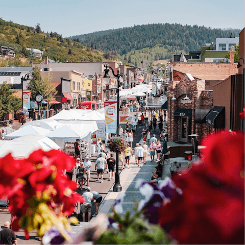 Walk just three minutes to Main Street for excellent dining and shopping opportunities 