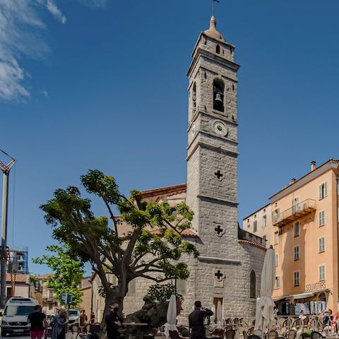 Drive to the historical centre of Porto-Vecchio in just fifteen minutes