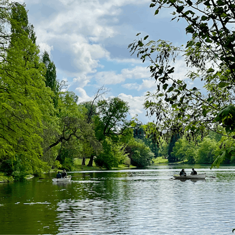 Discover the natural beauty of Paris in nearby  Bois de Boulogne