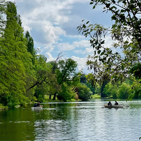 Discover the natural beauty of Paris in nearby  Bois de Boulogne