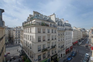 Paris Chic image 4