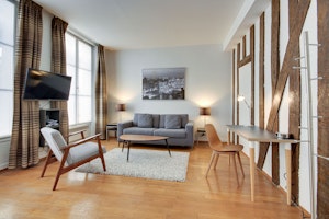 Paris Life image 1