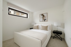 Muse of Notting Hill image 7