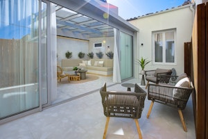 Cosmopolitan Scene image 11