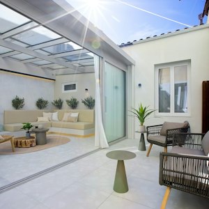 Cosmopolitan Scene image 4