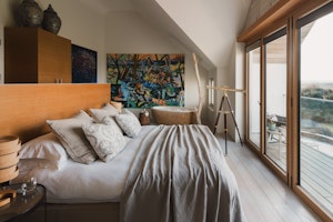 Clifftop Retreat image 14