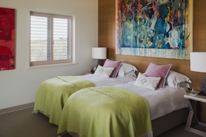Clifftop Retreat image 13