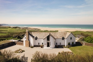 Clifftop Retreat image 1