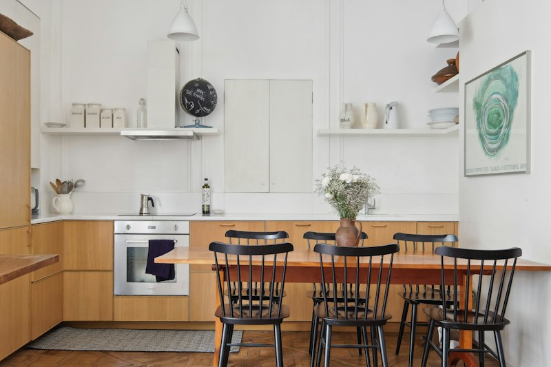 Simply Parisian additional image