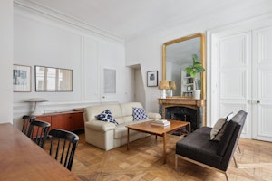 Simply Parisian image 4