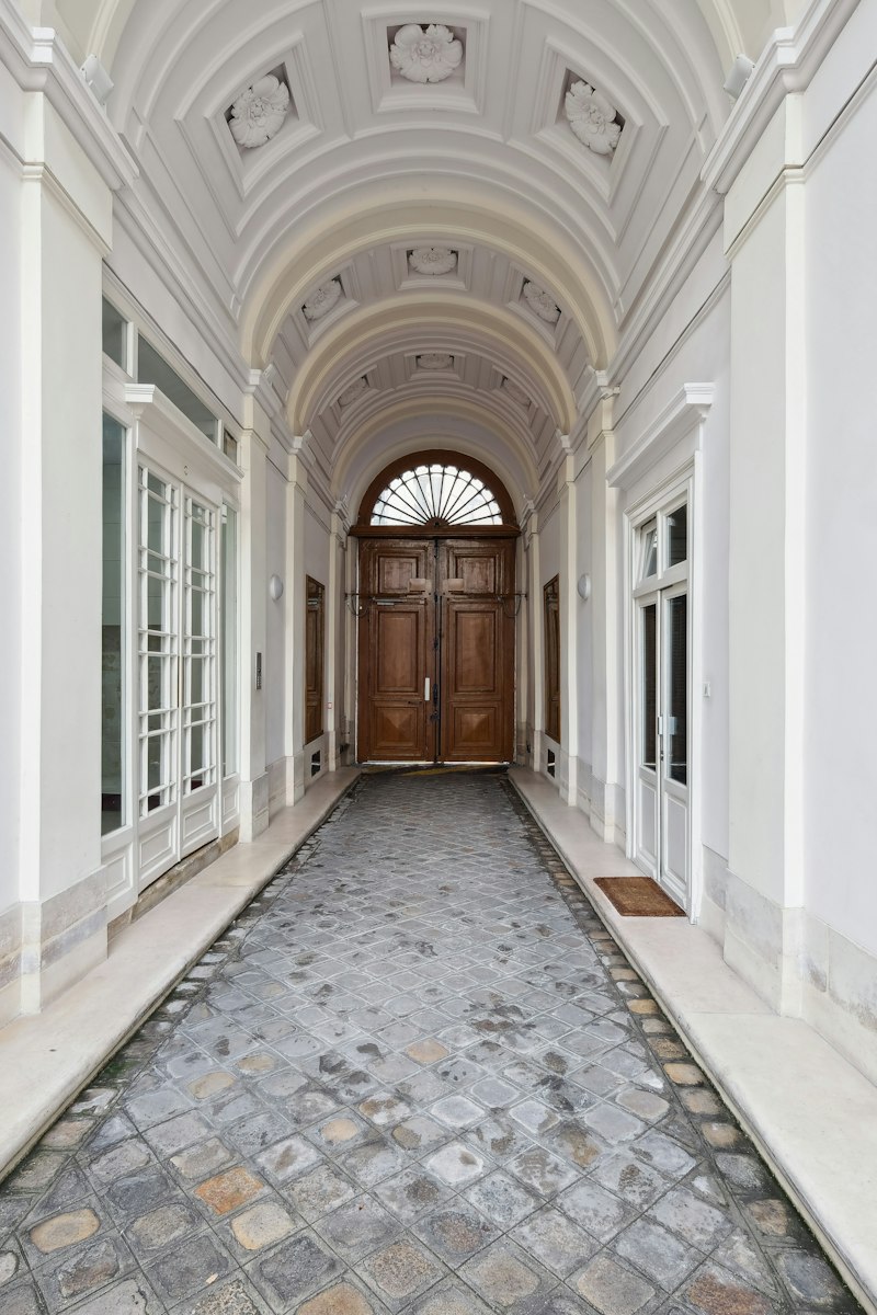 Simply Parisian additional image