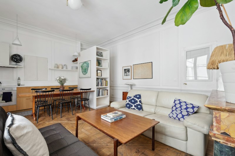Simply Parisian additional image