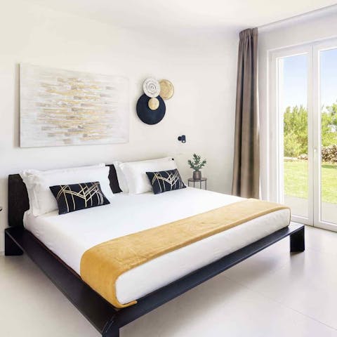 Wake up ready for adventure in the light and bright bedrooms, all with en-suites