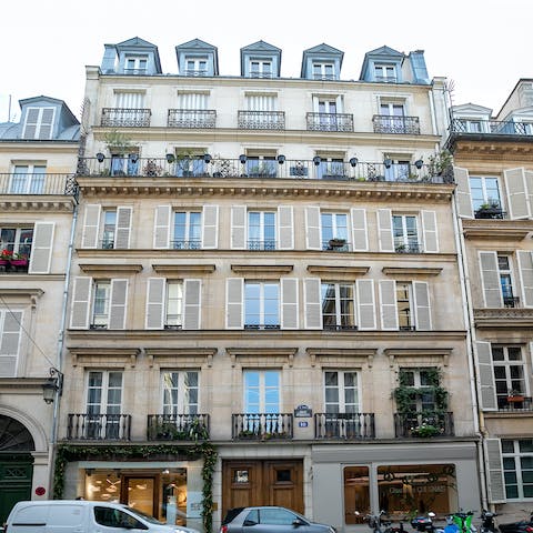 Make yourself at home in one of Paris' historic buildings