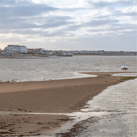 Start the morning with a stroll along Margate Beach, just two minutes away