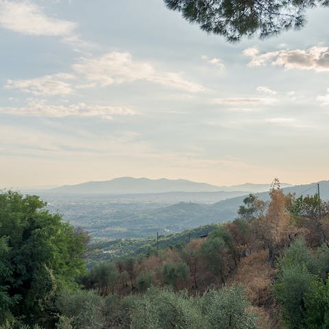 Enjoy the views of the Montecatini Terme hills from your home